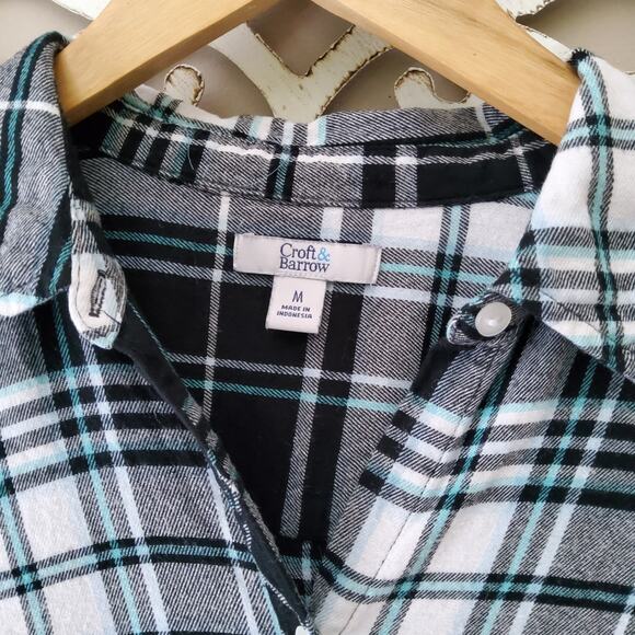 Croft & Barrow Women's Long Sleeve Button Down Plaid Shirt in Black & Aqua - Picture 7 of 8